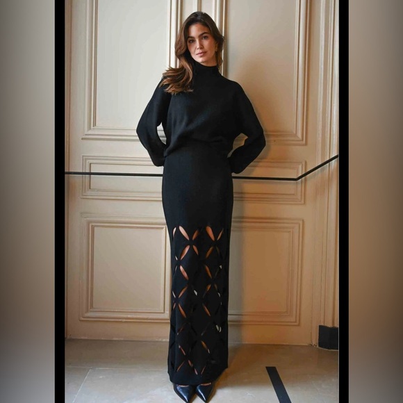Yllw The Label Dresses & Skirts - Yllw The Label Eden Cut Out Detail Knit Maxi Skirt Black Sz XXl
Skirt
